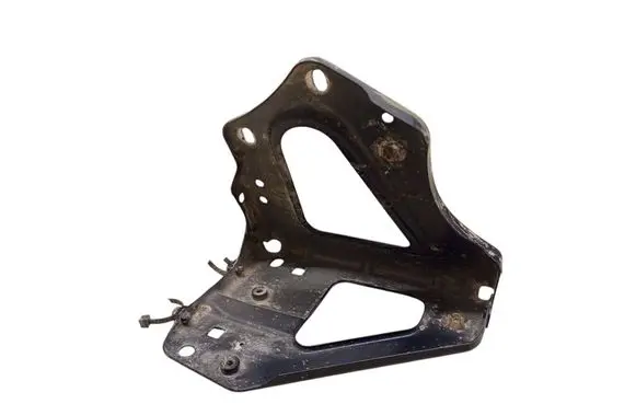 Audi A6 S6 C6 4F Fender mounting bracket 4F0821136A