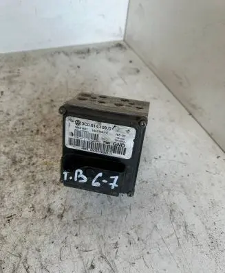Volkswagen PASSAT B6 ABS Pump 3c0614109c