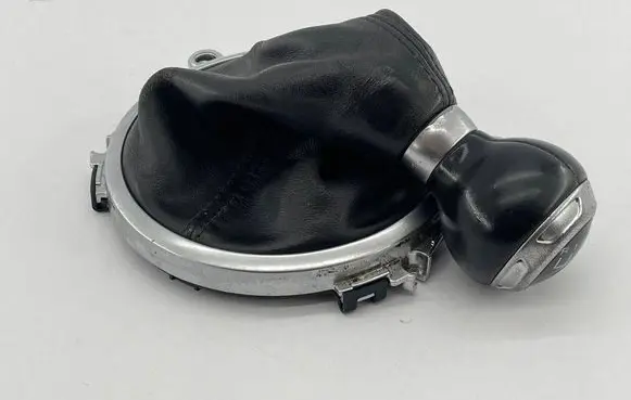 Audi TT TTS Mk2 Gear lever shifter trim leather/knob 8J0711113