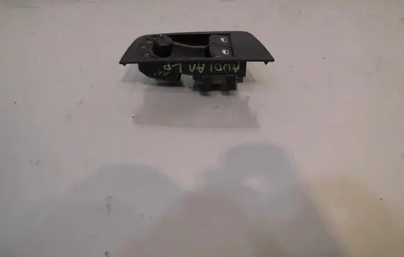 Audi A1 Quarter vent window switch 