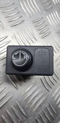 Nissan X-Trail T30 Wing mirror switch 25570BM400