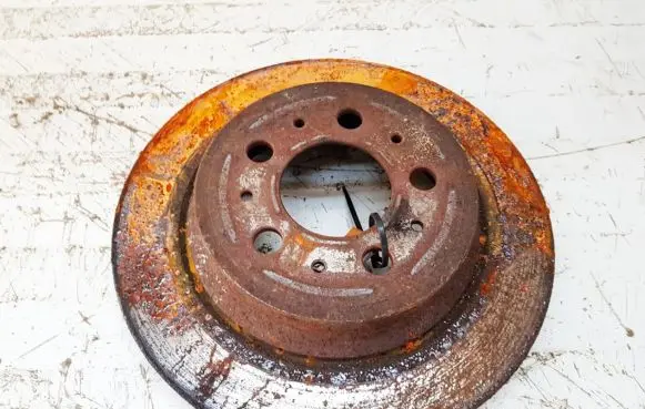 Volvo S60 Rear brake disc neventiliuojamas