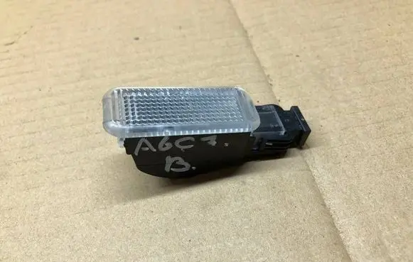 Audi A6 S6 C7 4G Boot/trunk interior light A684