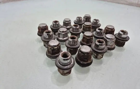 Lexus RX 330 - 350 - 400H Nuts/bolts 