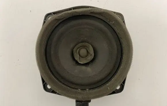 Mitsubishi Colt Front door speaker MN141417