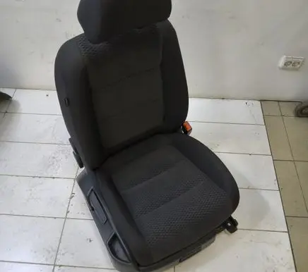 Volkswagen Golf Plus Front passenger seat 