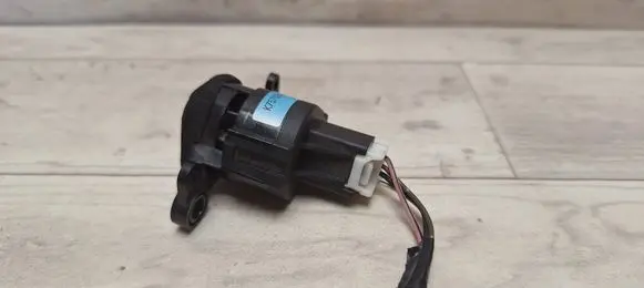 Mazda 3 I Interior temperature sensor K7570B32T