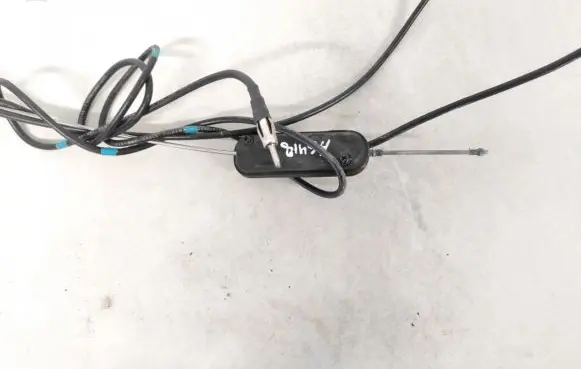 KIA Carens I Aerial GPS antenna