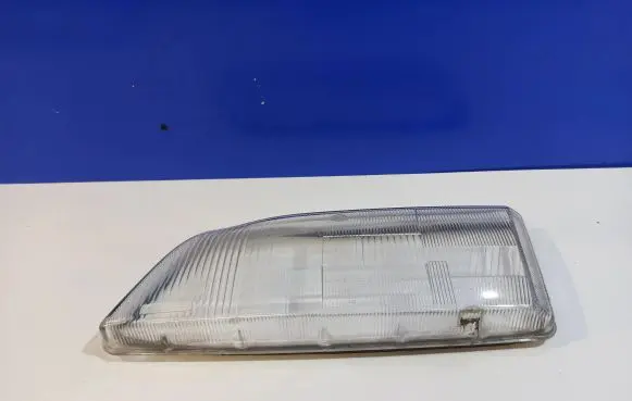 Volvo XC70 Headlight lense 9169347