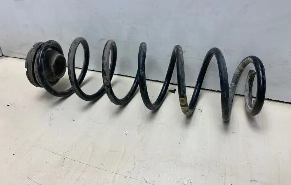 Volkswagen Polo Rear coil spring 008VMD