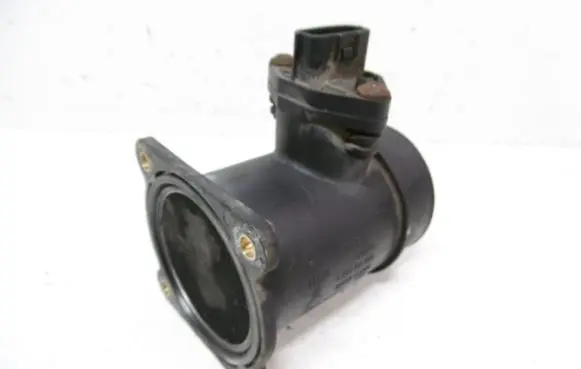 Nissan Primera Mass air flow meter 226805U400