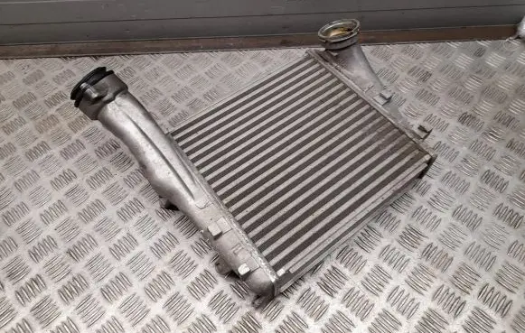 Porsche Cayenne (92A) Intercooler radiator 7L5145803D
