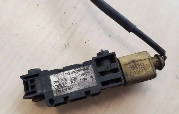 Audi A4 S4 B6 8E 8H Airbag deployment crash/impact sensor 8E0959651 02313000HBM