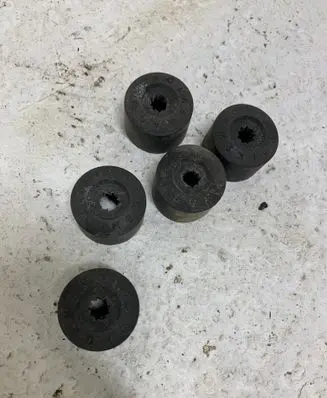Volkswagen PASSAT B6 Wheel nut cap/cover 
