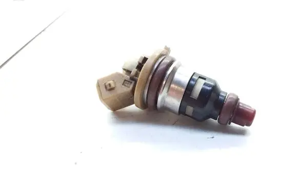 Ford Mondeo MK I Fuel injector 948FB2B