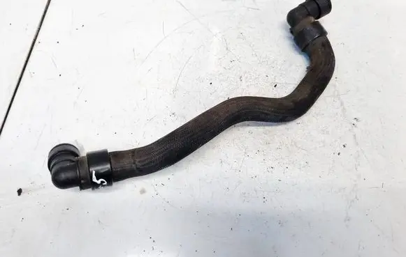 Engine coolant pipe/hose