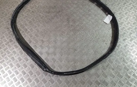 Mercedes-Benz S C217 Loading door rubber seal (on body) A2177500198