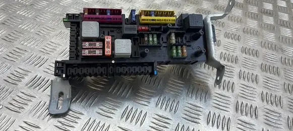 Mercedes-Benz E W212 Fuse module 016706581