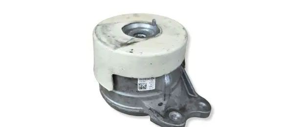 Mercedes-Benz GLC C253 Engine mount bracket A2132403700