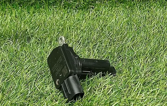 Lexus CT 200H Mass air flow meter 222040V020 VN1974005380