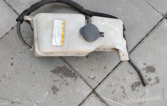 KIA Carnival Coolant expansion tank/reservoir 254304D600