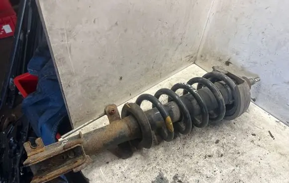 Renault Trafic II (X83) Front shock absorber with coil spring