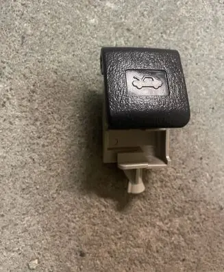 Lexus CT 200H Engine bonnet (hood) release handle