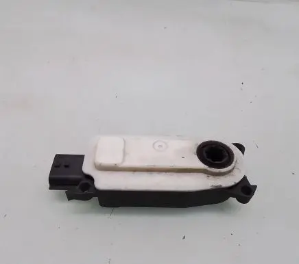 Dacia Sandero Air flap motor/actuator 6477R1012
