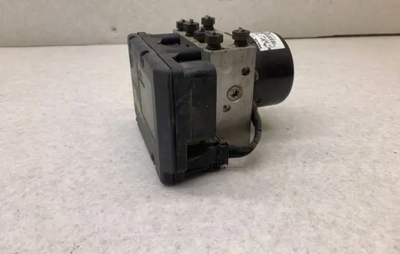 Volvo V70 ABS Pump 9467582 MRR9M18G82 99w506