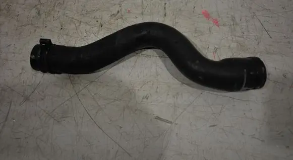 Peugeot 3008 I Engine coolant pipe/hose