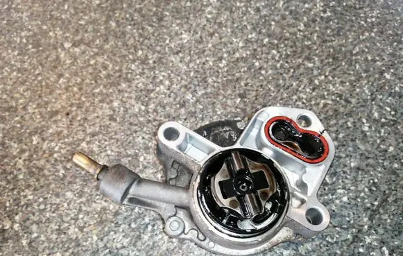 Peugeot 406 Vacuum pump