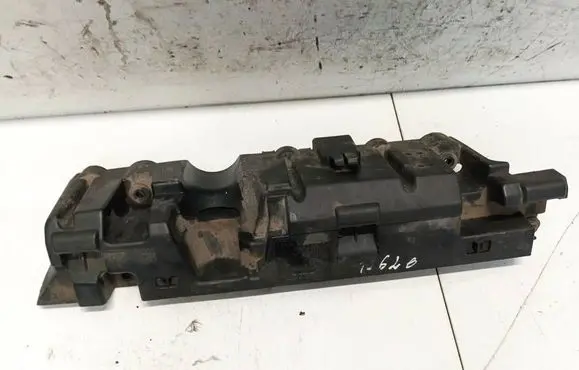 Engine cover (trim)