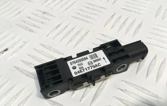 Jeep Grand Cherokee (WK) Airbag deployment crash/impact sensor 04671779AC