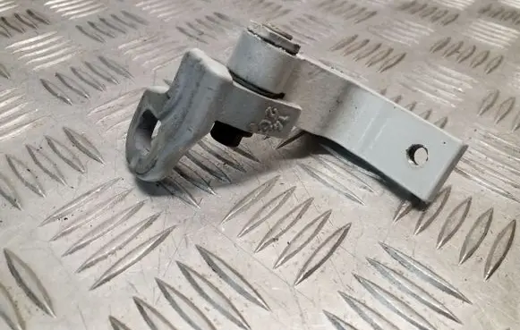 Volvo V40 Rear door lower hinge