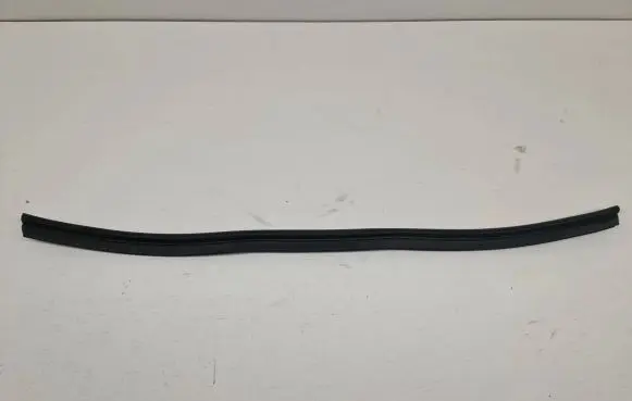 Porsche Cayenne (92A) Rubber seal loading door window/glass 7P5823737
