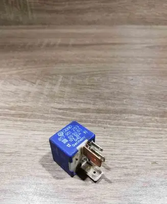 Volkswagen Golf III Other relay 857951253 899663 67BLUE