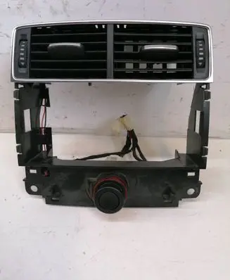 Audi A8 S8 D3 4E Rear air vent grill 4E0819203B
