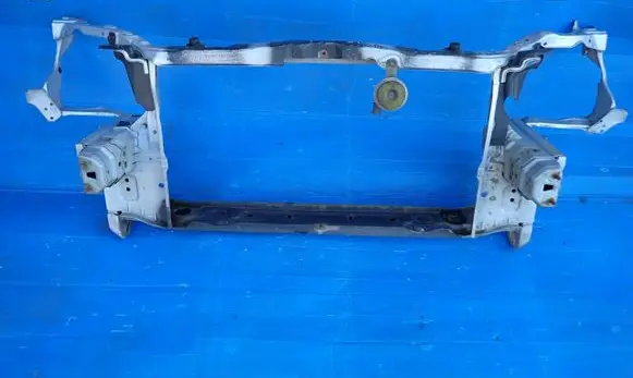 Toyota Corolla Verso E121 Front bodywork piece 