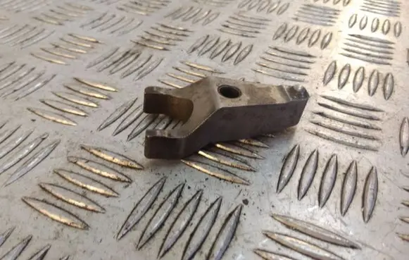 Toyota Avensis T250 Fuel Injector clamp holder