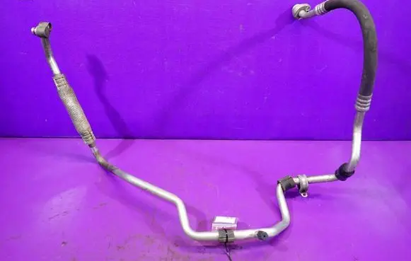 Volkswagen PASSAT B6 Air conditioning (A/C) pipe/hose 