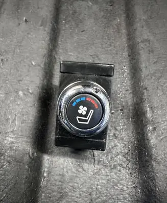 Infiniti FX Seat heating switch NILES2 PA66 GF30