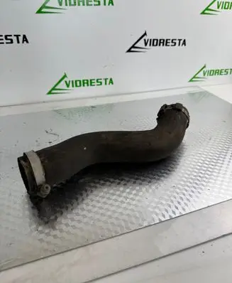 Coolant pipe/hose