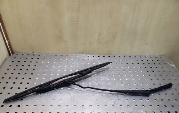 Volkswagen Transporter - Caravelle T4 Front wiper blade arm 701955409A