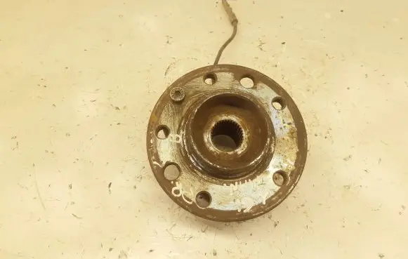 Opel Zafira B Front wheel hub