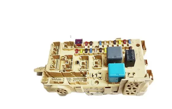 Toyota Avensis T250 Fuse box set 82641-05020-A