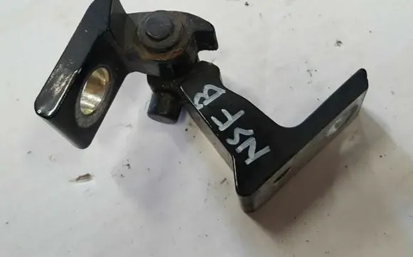 Audi A3 S3 8V Front door lower hinge 8X0831403B