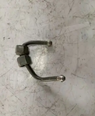 Suzuki Grand Vitara II Fuel injector supply line/pipe 