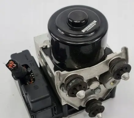Porsche Cayenne (92A) ABS Pump 7P0907379C