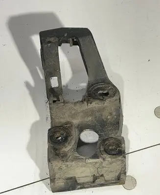 Audi A4 S4 B7 8E 8H Fender mounting bracket 8E0853921D