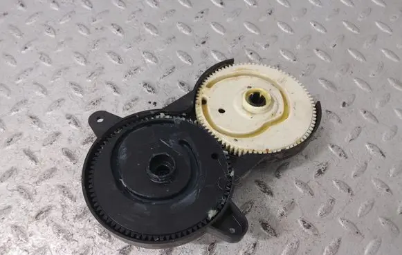 Chevrolet Volt I Air flap motor/actuator 13372966